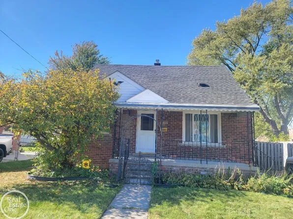 25805 Waldorf St, Roseville, MI 48066