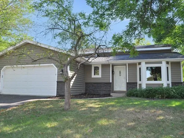 1007 Briar Creek Rd, Eagan, MN 55123