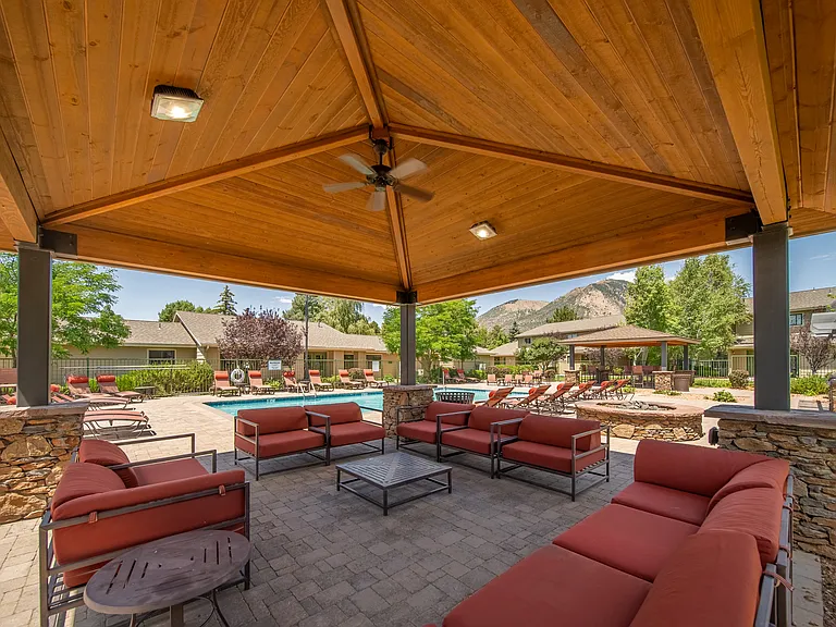 Country Club Meadows Apartments — Photo 9
