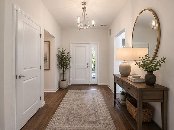 5th image of 103 Bridle Ln
