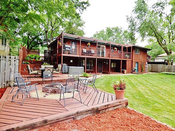 3rd image of 6409 Zinnia Ln N