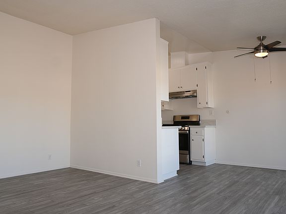 5th image of 13504 Moorpark St APT 1