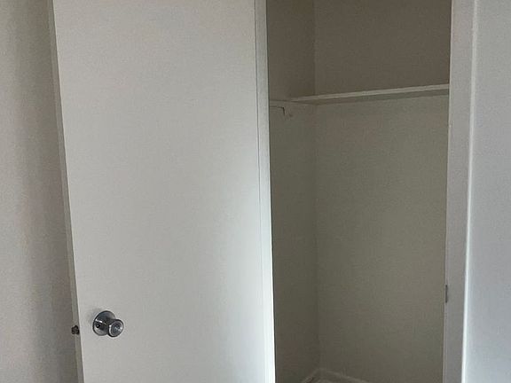 5th image of 3010 W Omaha St APT 4
