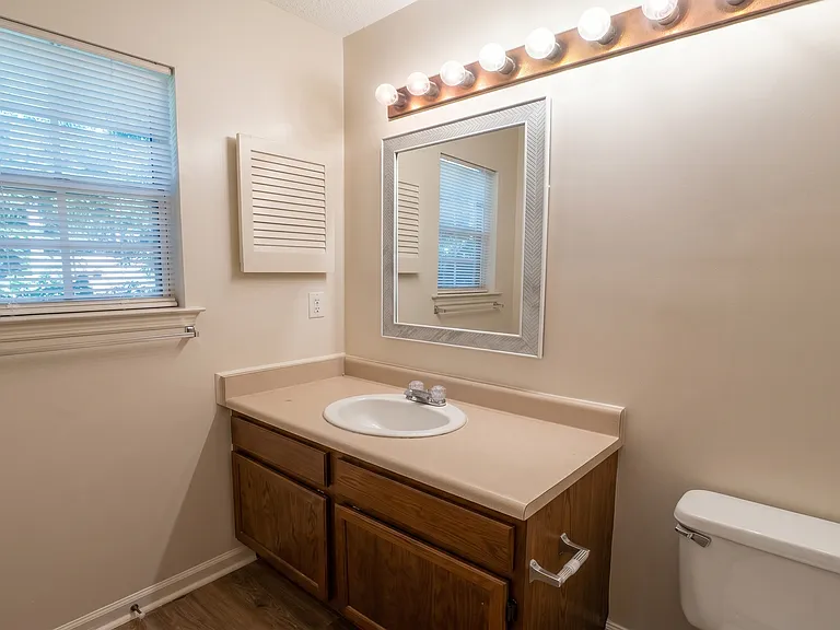36 Le Moyne Dr — Photo 13