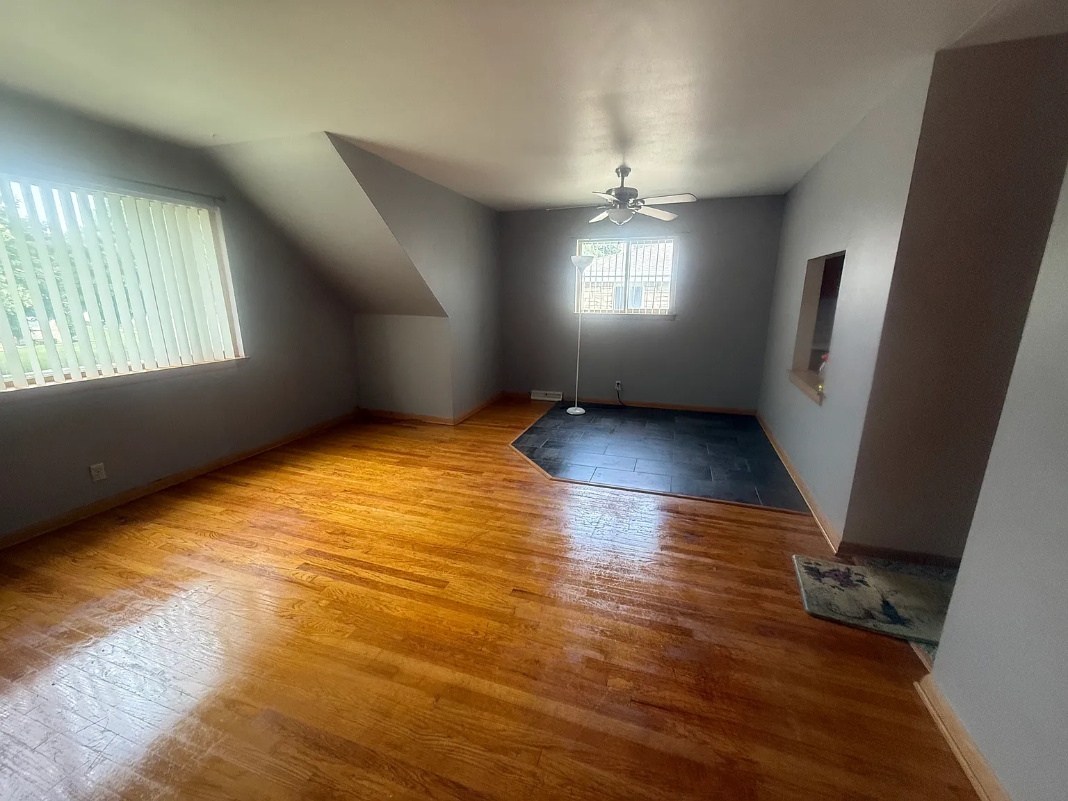 2 bed, 950 sqft, $1,250 — Photo 3