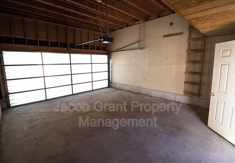 739 Whittier St — Photo 10