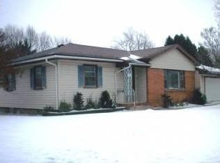 28 Fox Meadow Rd, Rochester, NY 14626