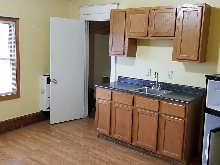 810 Monroe St #2 — Photo 4