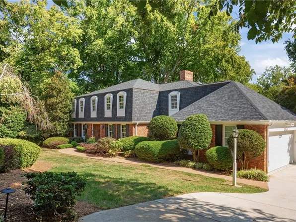 40 Kemp Rd E, Greensboro, NC 27410