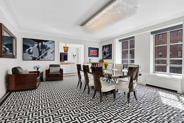 Sold by Compass | media 21