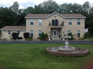 32 Shiloh Dr, Lake Ariel, PA 18436