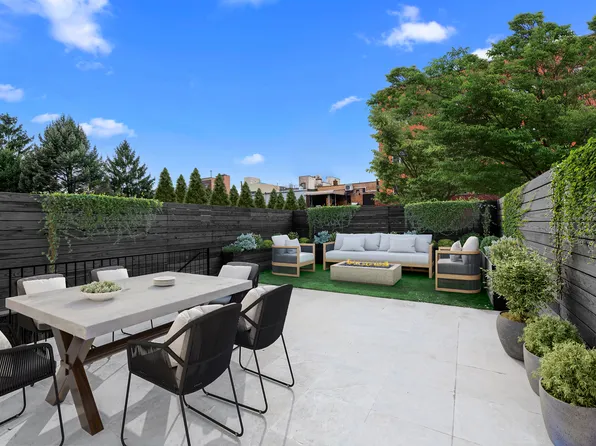 181 Jackson Street image 1 of 12