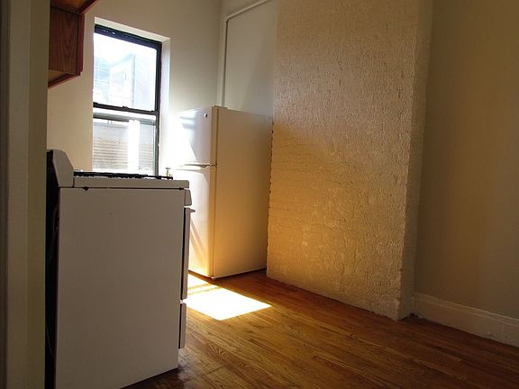 5th image of 183 Sullivan St APT F4