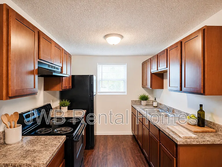 1327 Eagle Cove Rd — Photo 3