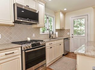 262 Airmount Ave, Ramsey, NJ 07446