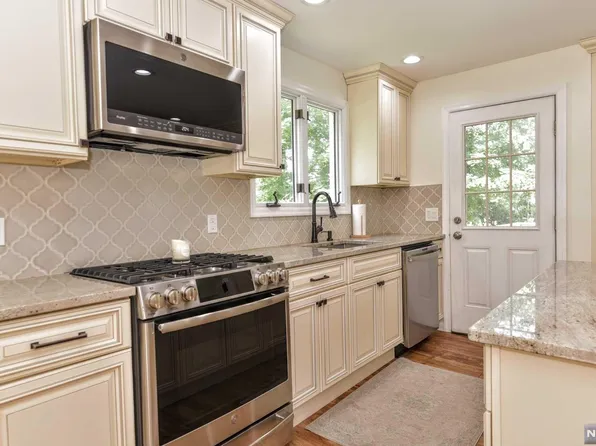 262 Airmount Ave, Ramsey, NJ 07446