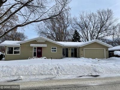 355 Lake St SW, Hutchinson, MN, 55350