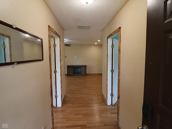 2nd image of 907 Cottage Ave
