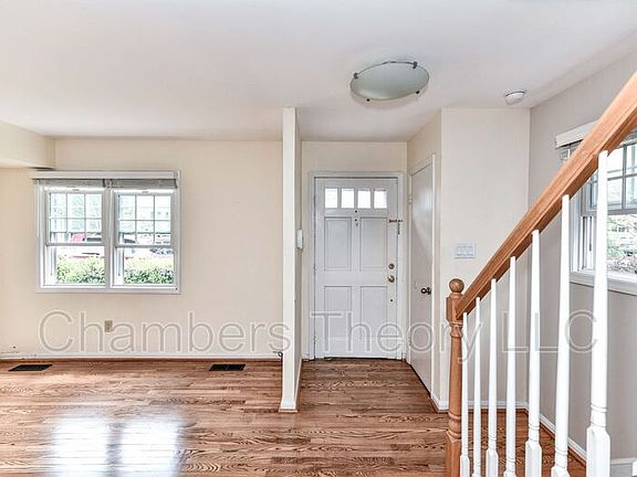 2nd image of 318 E Windsor Ave