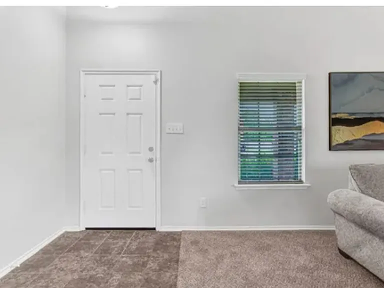 113 Forest Grv S — Photo 4