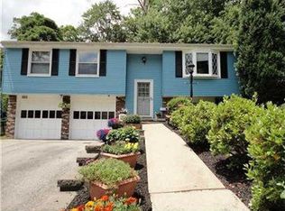 2409 Foxfield Dr, Glenshaw, PA 15116
