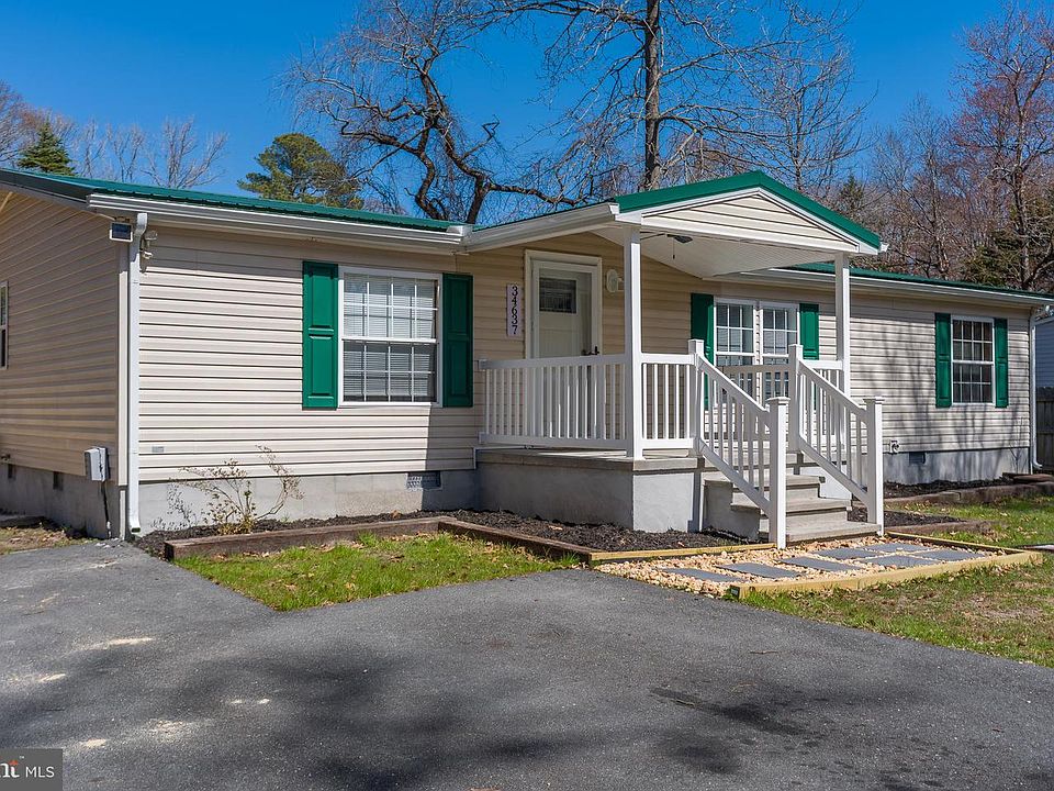 1st image of 34637 Nottingham Way