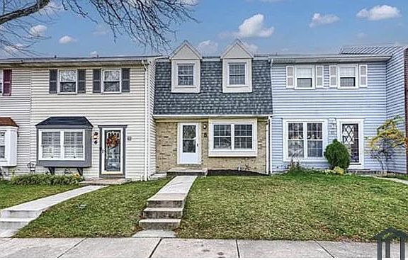 2nd image of 8 King Richard Ct