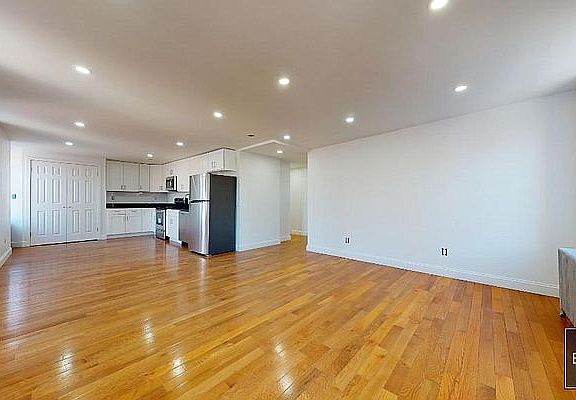 3rd image of 286 W 11th St #4BF