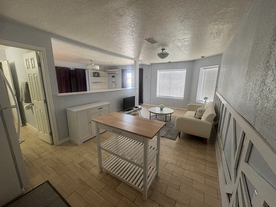 2112 Naco Ct