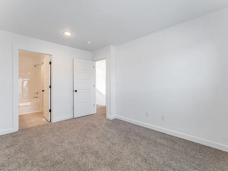830 Ventnor Ave — Photo 9