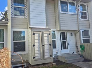 1128 Knottwood Rd E, Edmonton, AB T6K2J8
