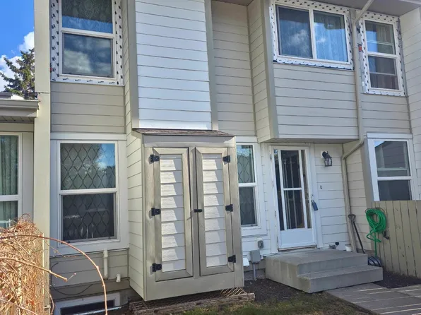 1128 Knottwood Rd E, Edmonton, AB T6K 2J8