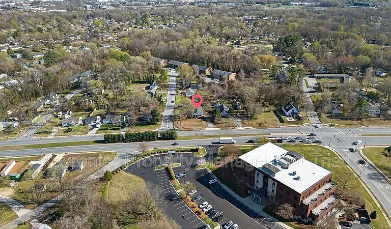 2405 Freeman Mill Rd — Photo 9