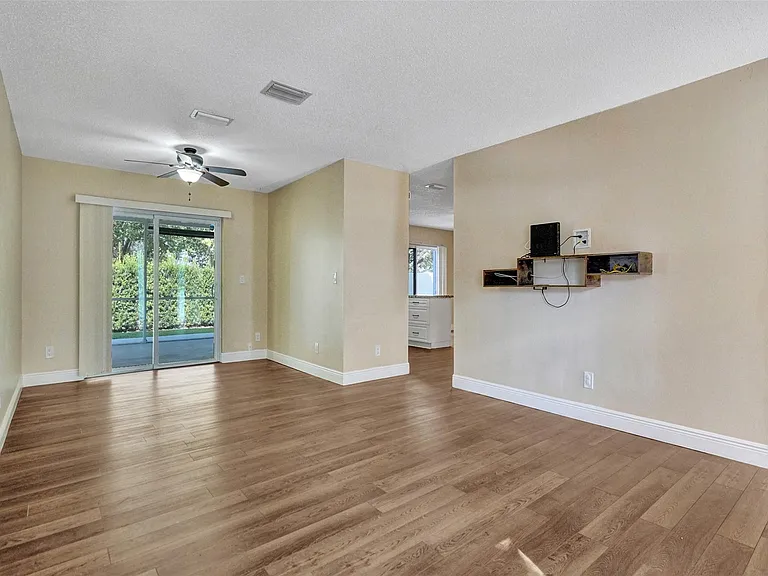 11567 N Open Ct — Photo 2