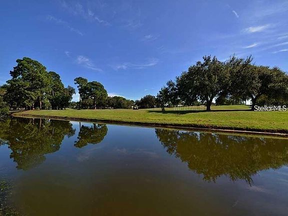 3rd image of 4841 Palm Aire Dr