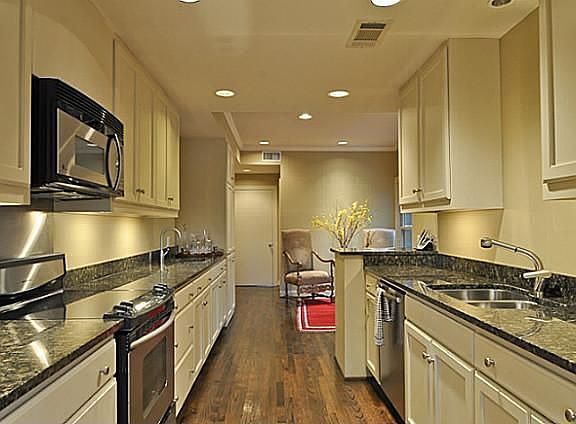 5th image of 9315 Esplanade Dr