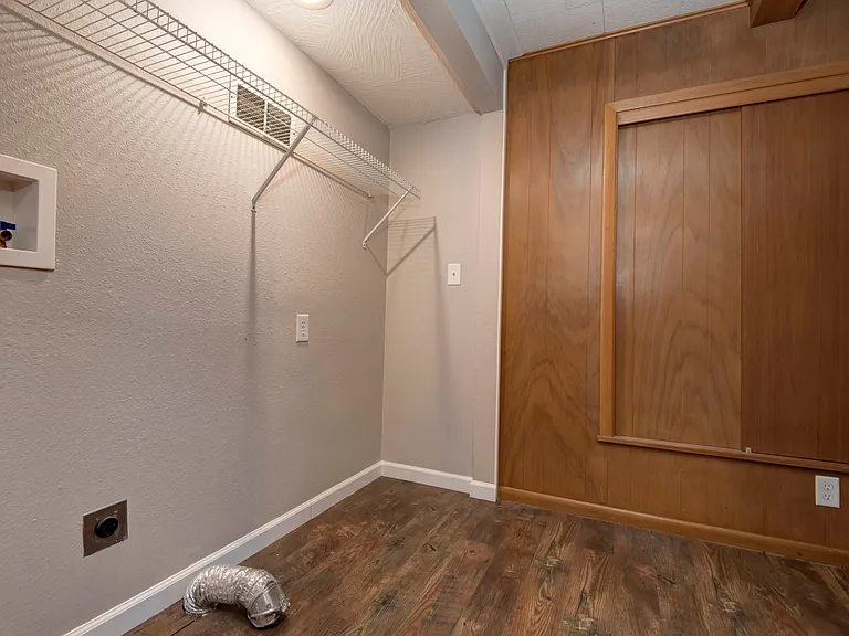 828 S Rogers Ave — Photo 15