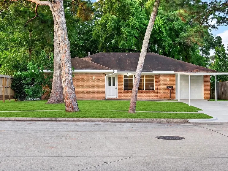 530 Globe St — Photo 1