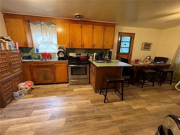 2nd image of 341 Pennoak Dr