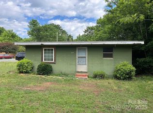 2703 E Greenbriar Rd, Statesville, NC 28625