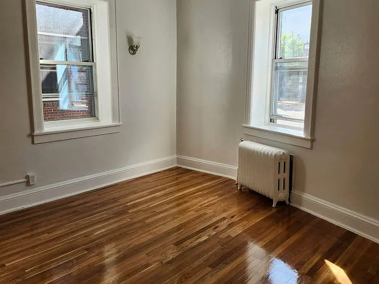Hudson Crest - Cliffside Park — Photo 16