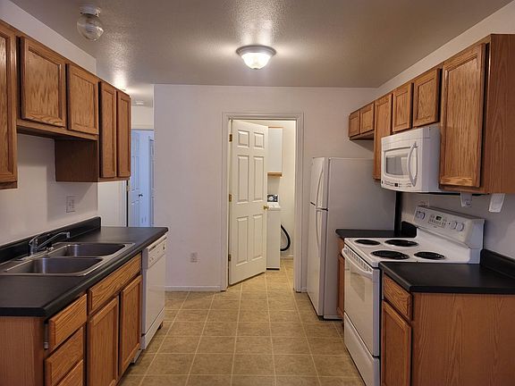 2nd image of 1232 Taft Ave APT D