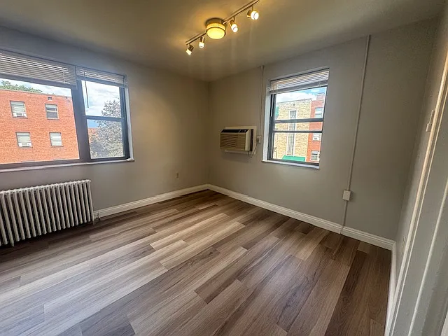 Royal Gardens Apartments — Photo 68