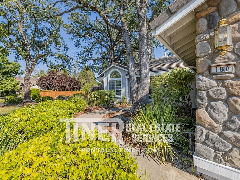 180 Briggs Ranch Dr — Photo 37