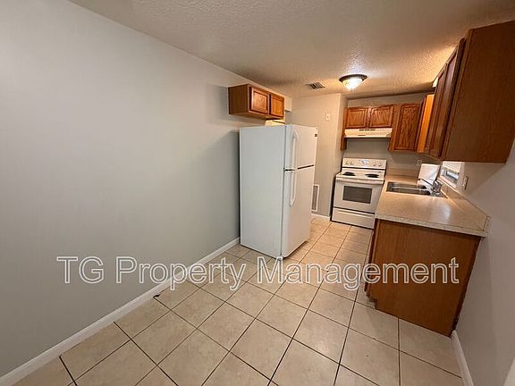 4th image of 11032 Bluehill Dr