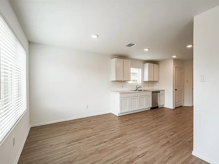 9123 Estes Lakes Dr — Photo 10
