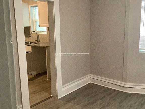 3rd image of 2533 Chestnut Ave