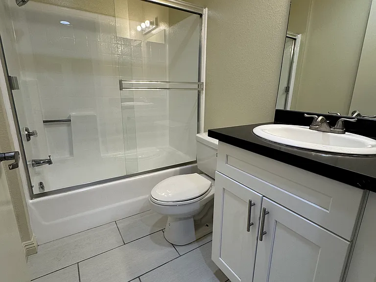 10911 Rochester Ave #103 — Photo 9