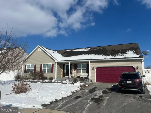 9 Versailles Ct, Reading, PA 19605