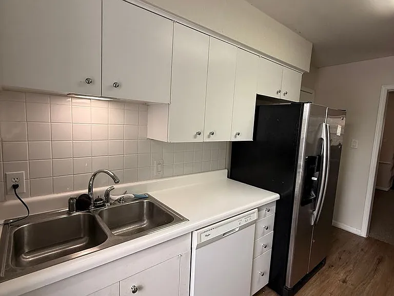 3730 Fairfield Ave #242 — Photo 11